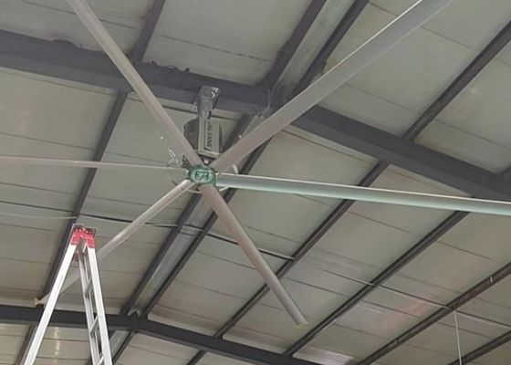 Bom preço. Ventiladores de grandes dimensões para uso comercial ou doméstico on-line