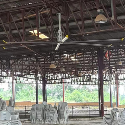 Bom preço. Potente ventilador de teto de 1,5 kW de 5,5 m de comprimento para arrefecimento de ar agrícola e ventilação industrial on-line
